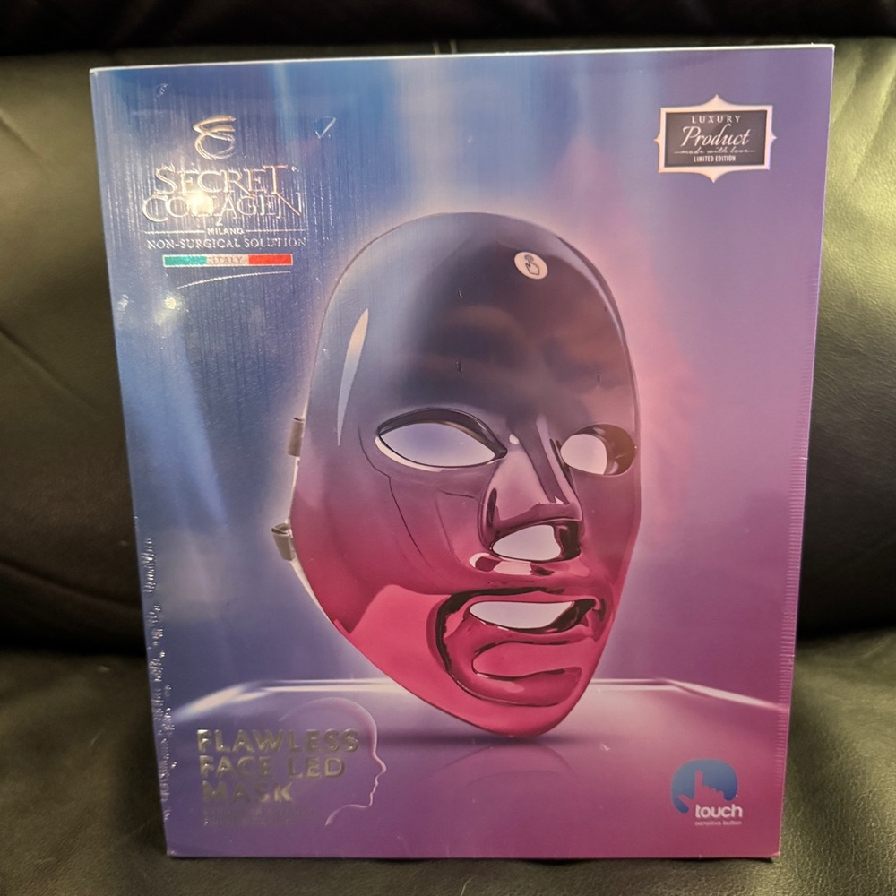 LED- Flawless Face Mask. New in sealed packaging